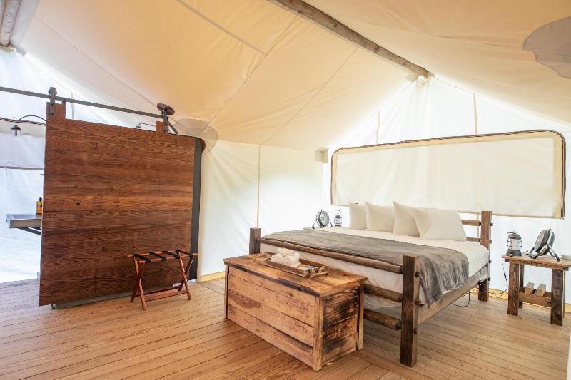 Under Canvas Уест Йелоустоун Екстериор снимка